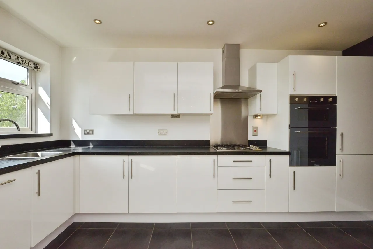 Wreschner Close, Deanshanger, Buckinghamshire, MK19, photo 5