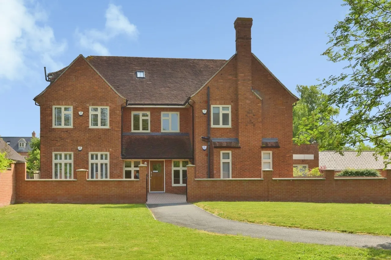 2 bed flat for sale — Wreschner Close, Deanshanger, Buckinghamshire, MK19