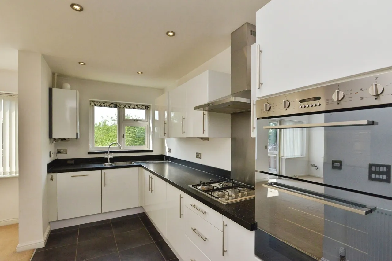 Wreschner Close, Deanshanger, Buckinghamshire, MK19, photo 4