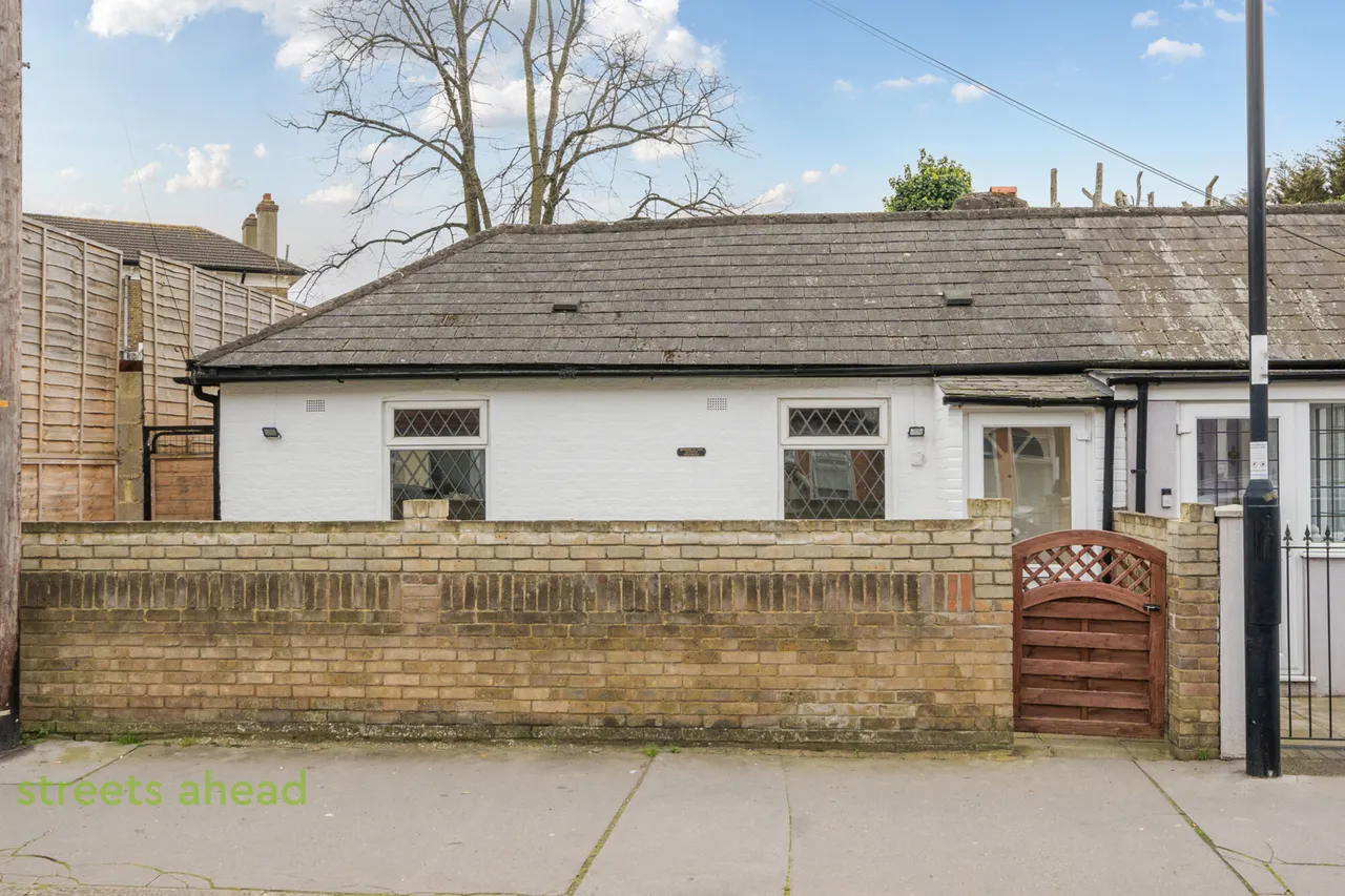 2 bed house for sale, Colliers Water Lane, Thornton Heath, CR7