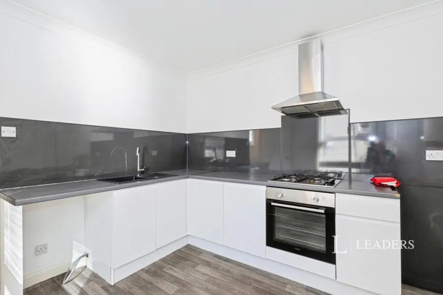 2 bed flat to rent, Southsea, PO5