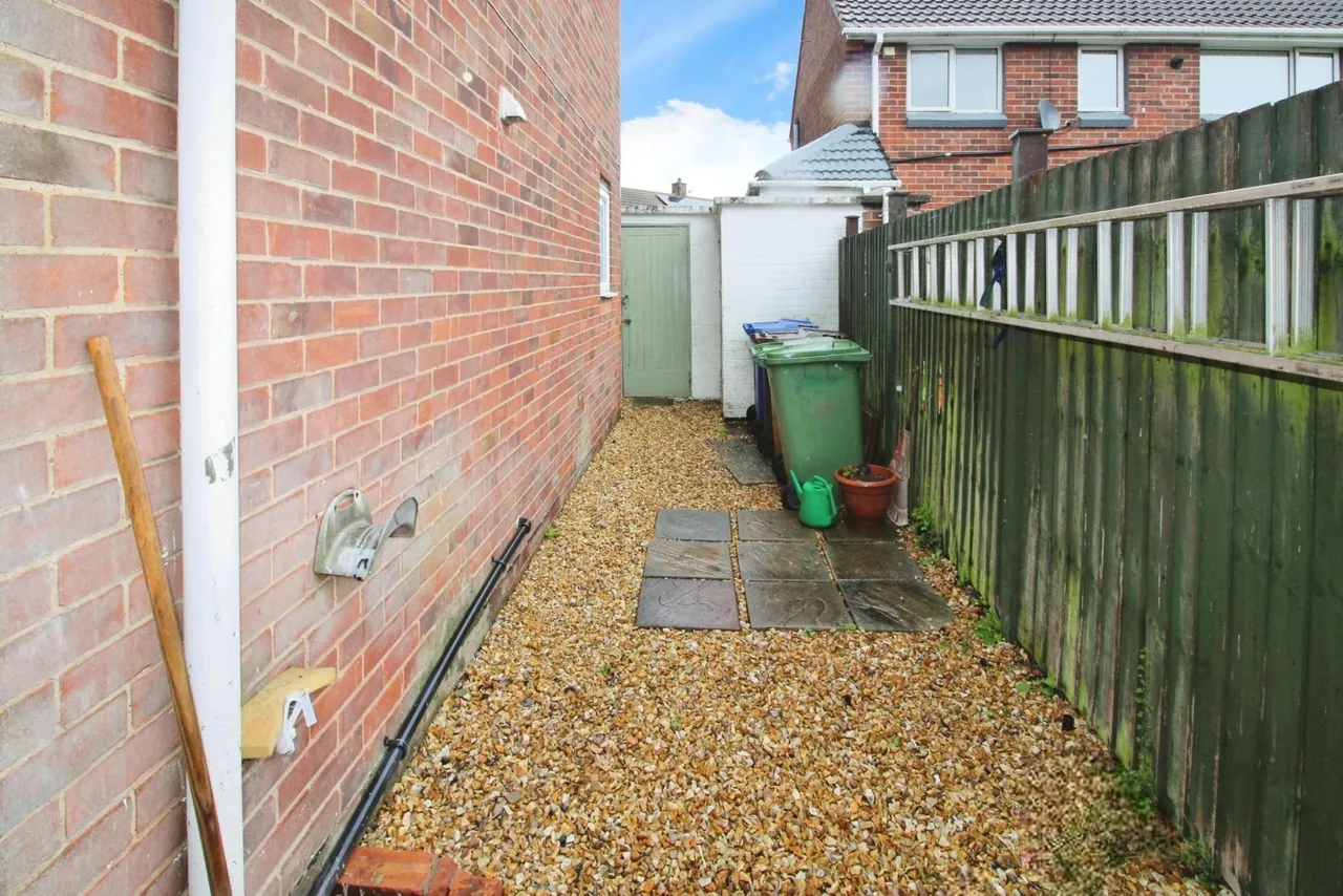Holme Avenue, New Waltham, DN36, photo 16