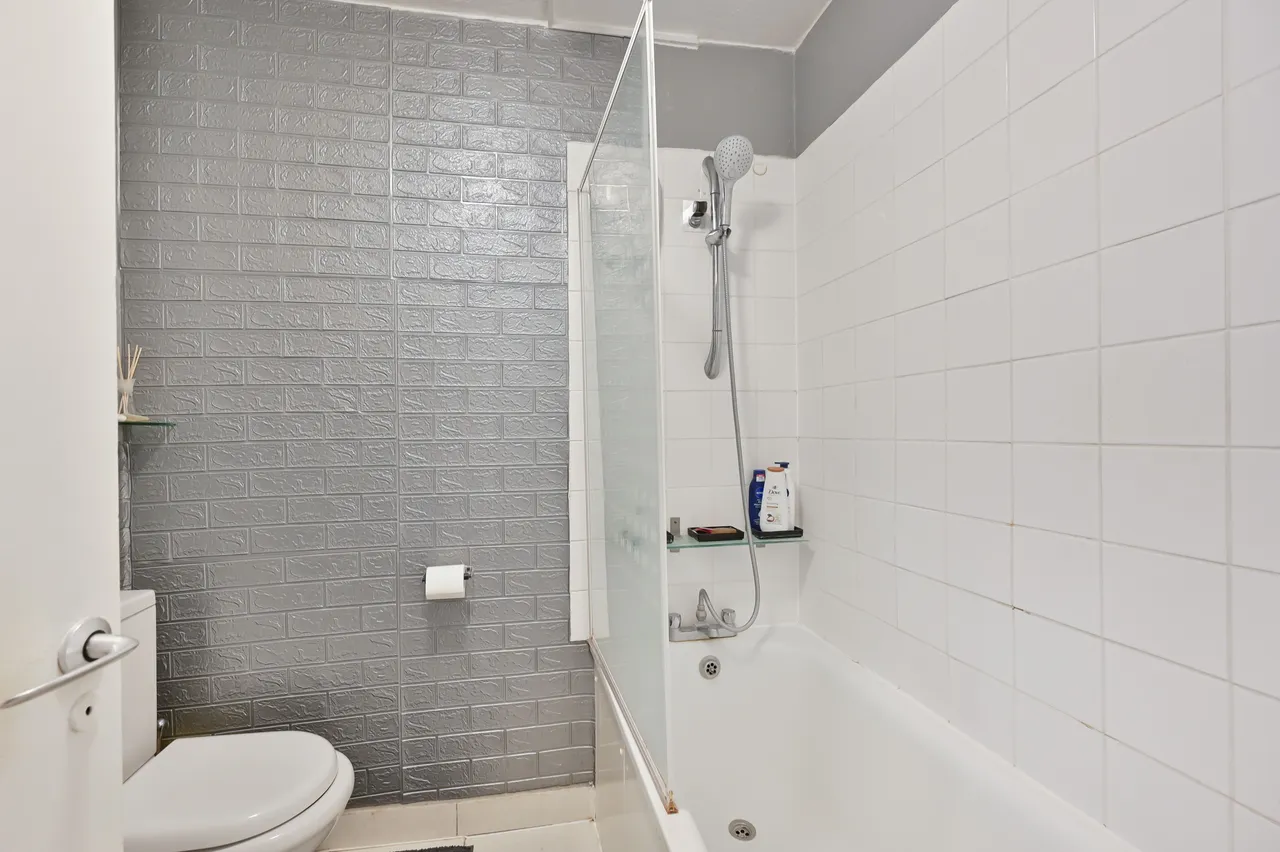 Flat 1206 Landmark Heights, 172 Daubeney Road, London, photo 4