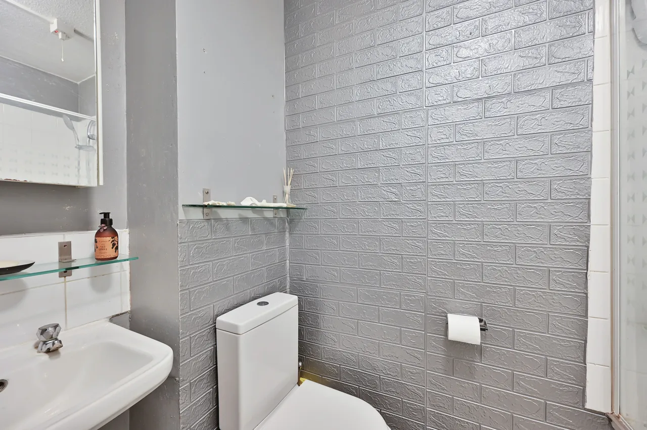 Flat 1206 Landmark Heights, 172 Daubeney Road, London, photo 7