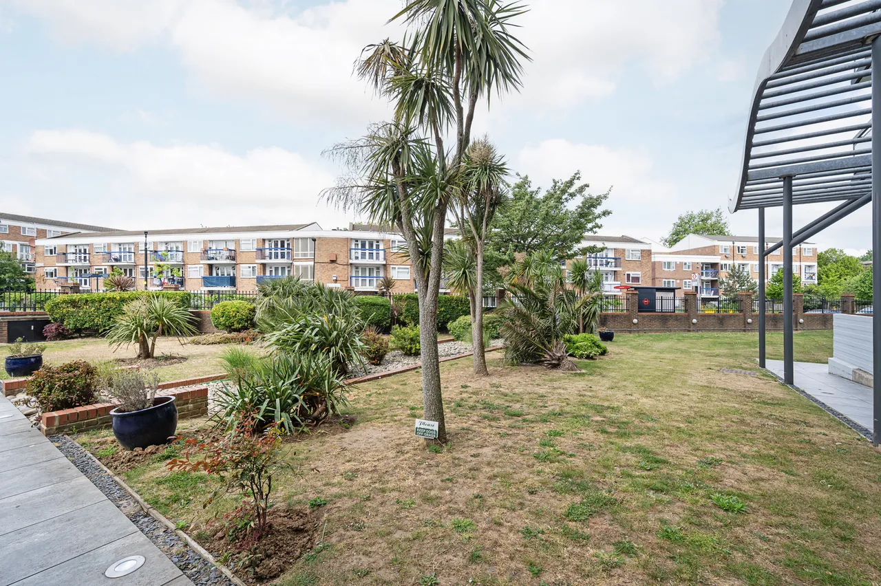 Flat 1206 Landmark Heights, 172 Daubeney Road, London, photo 12