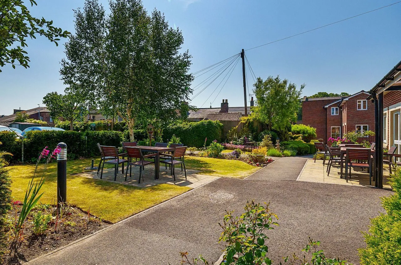 George Street, Warminster, BA12, photo 11