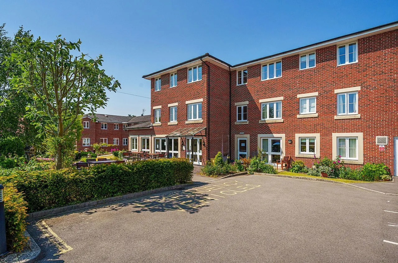 George Street, Warminster, BA12, photo 13