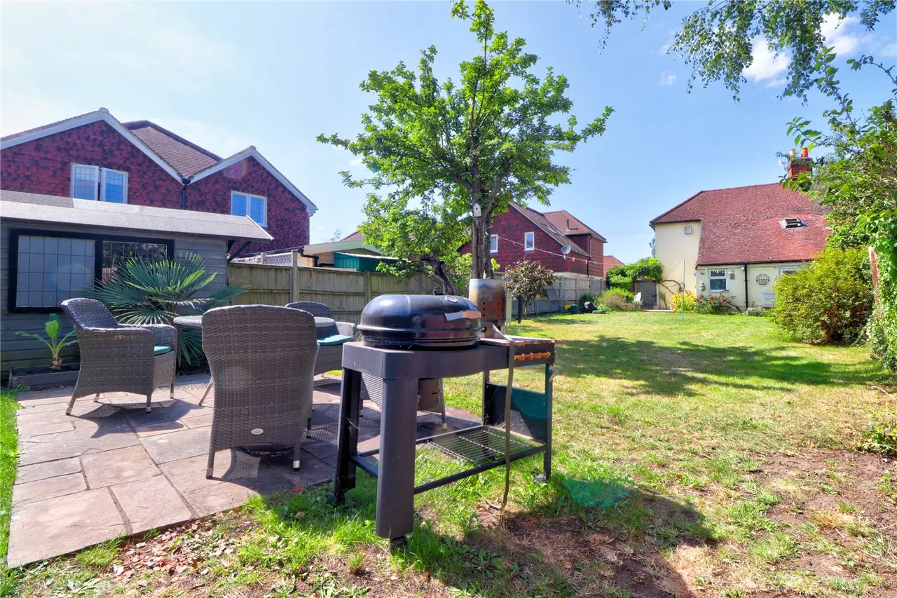 Furze Lane, Godalming, GU7, photo 14