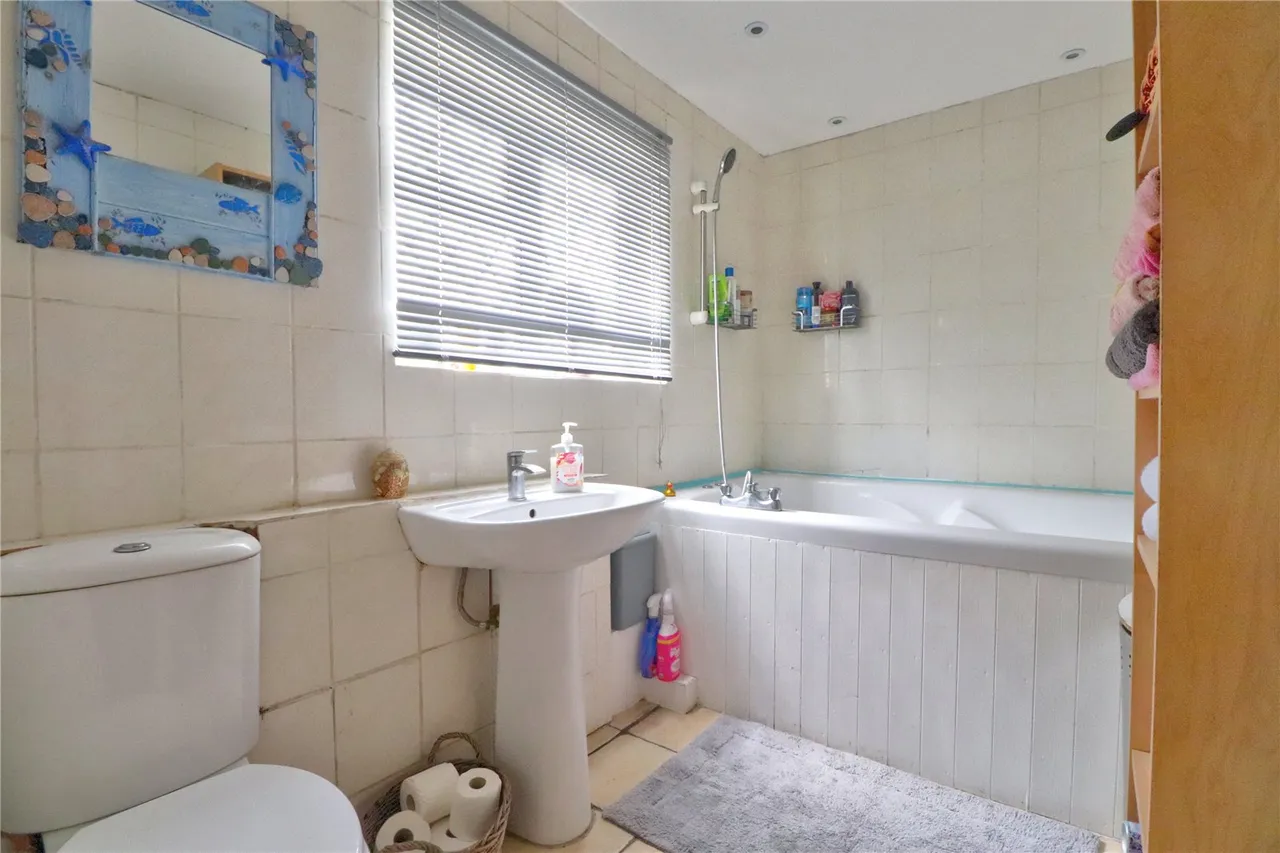 Furze Lane, Godalming, GU7, photo 7