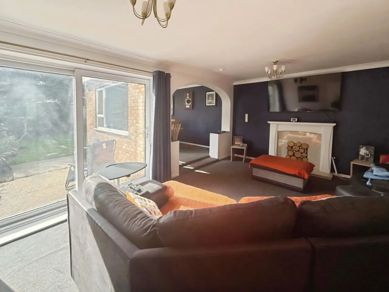 Rotherham Road, New Houghton, photo 12