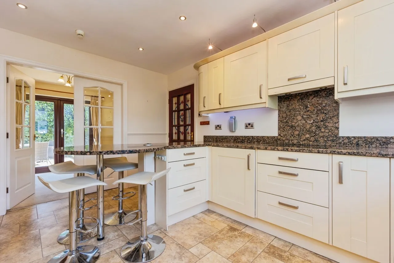 Bishops Lane, Buxton, Derbyshire, SK17, photo 15