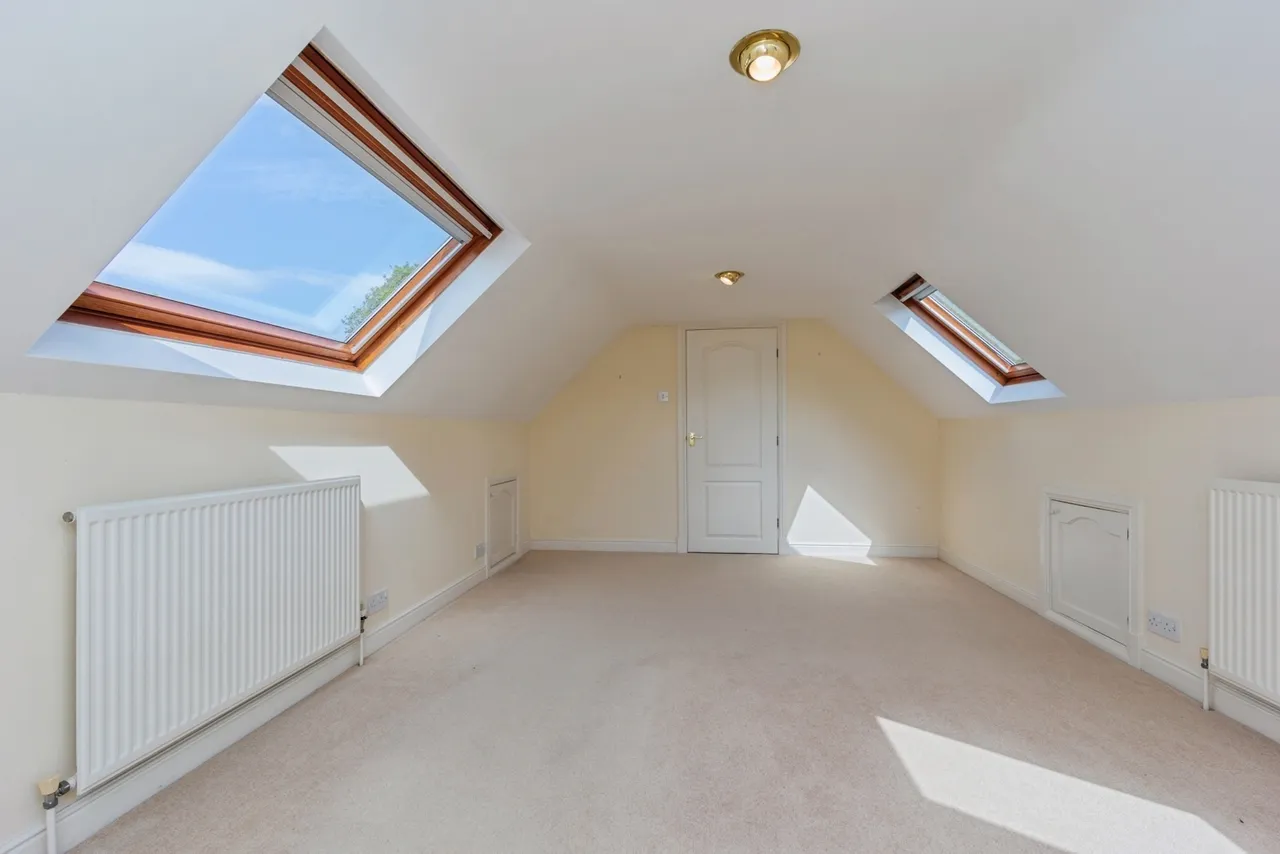 Bishops Lane, Buxton, Derbyshire, SK17, photo 42
