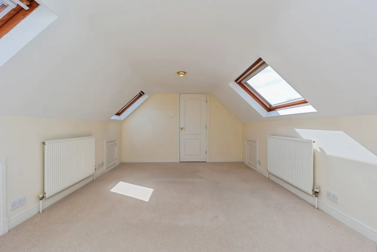 Bishops Lane, Buxton, Derbyshire, SK17, photo 41