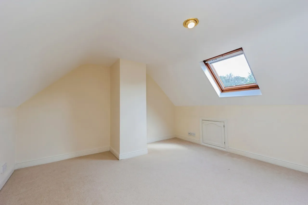 Bishops Lane, Buxton, Derbyshire, SK17, photo 37