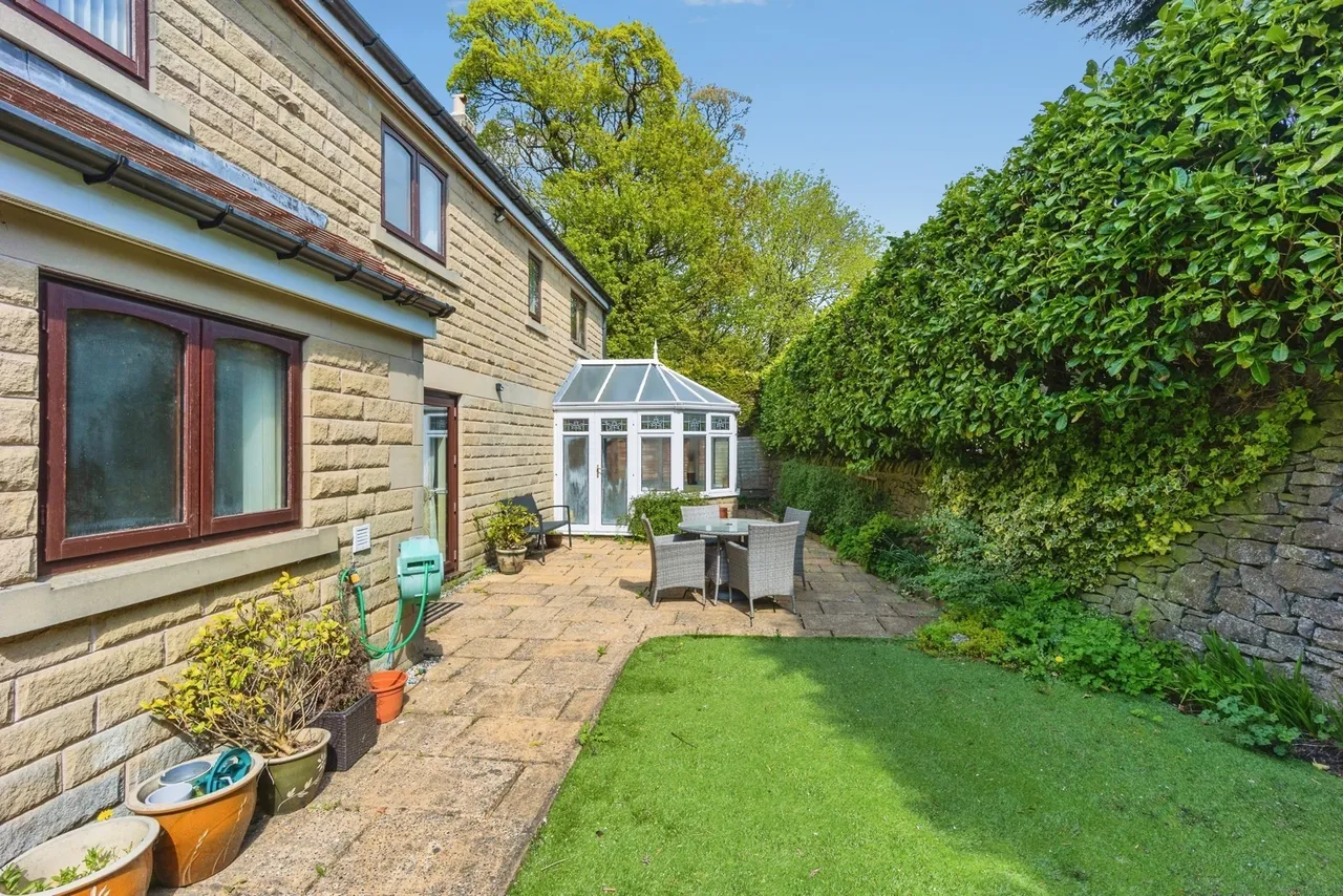 Bishops Lane, Buxton, Derbyshire, SK17, photo 11