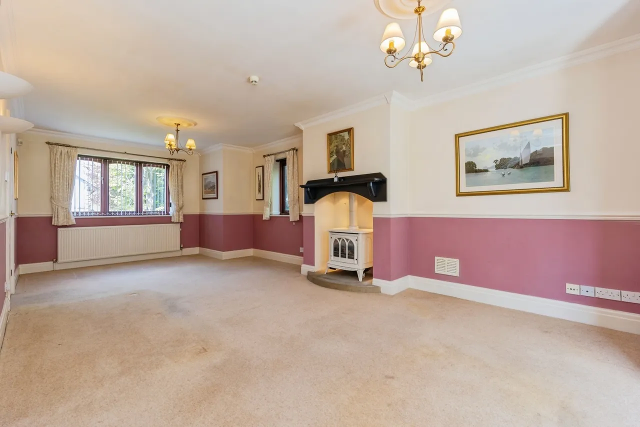 Bishops Lane, Buxton, Derbyshire, SK17, photo 6