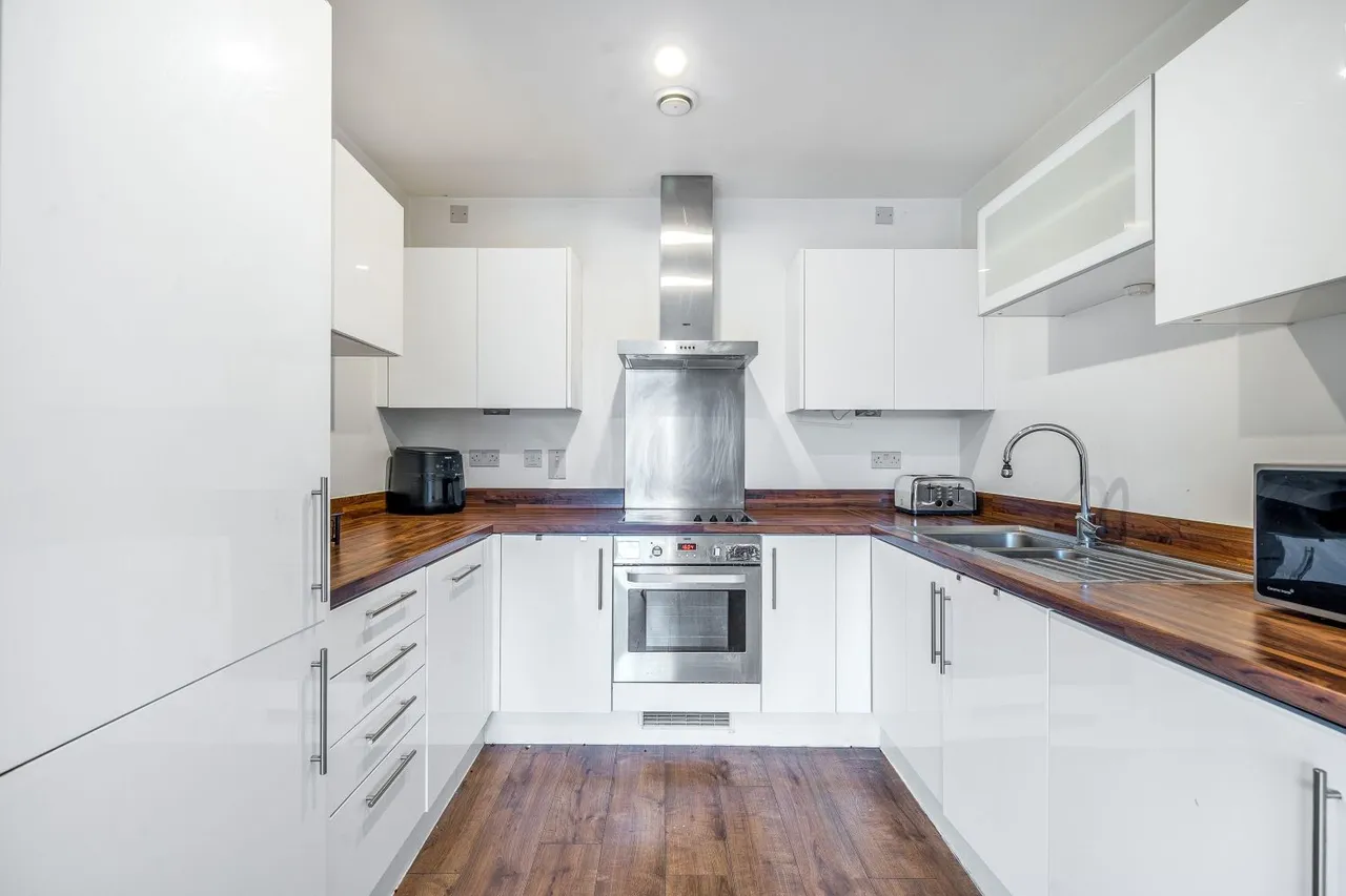 Raine Street, London, E1W, photo 3