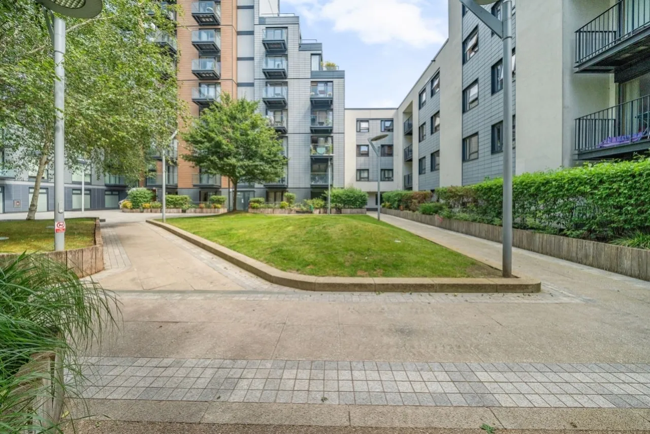 Raine Street, London, E1W, photo 4