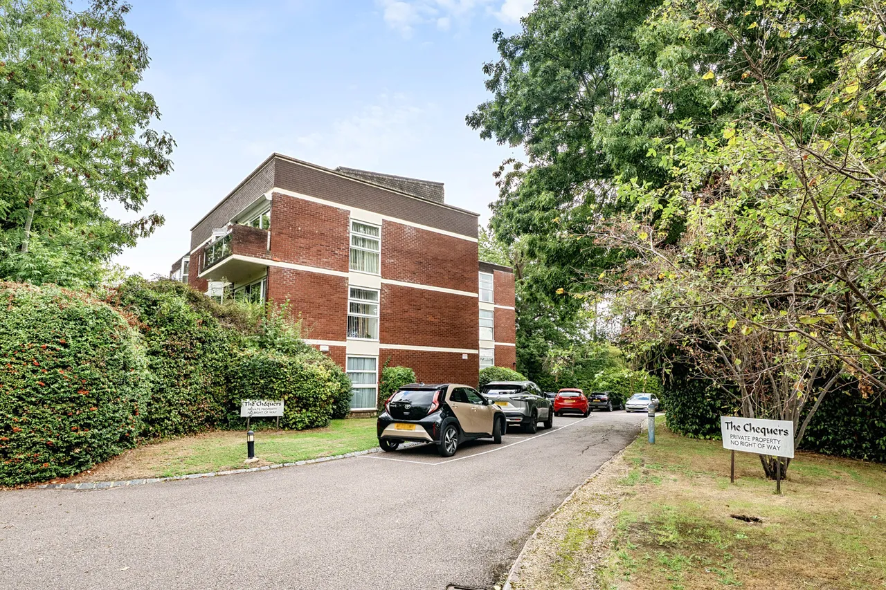 2 bed flat for sale, West End Lane, HA5
