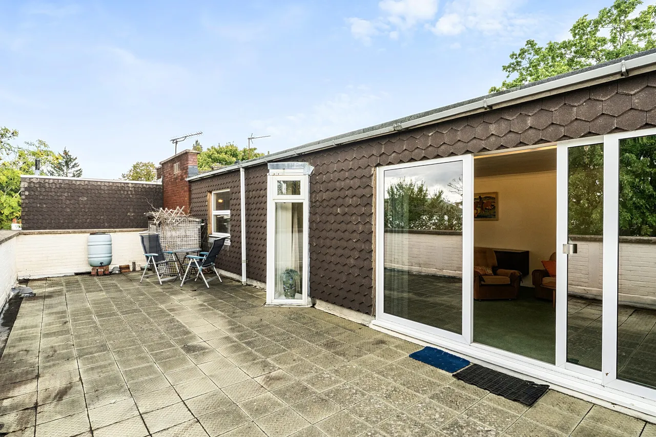 West End Lane, HA5, photo 8