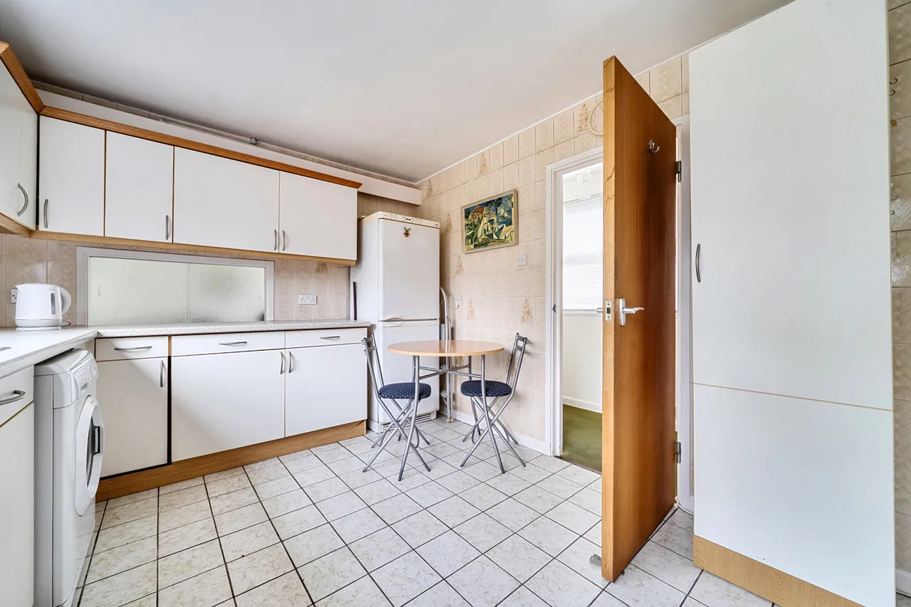 West End Lane, HA5, photo 13