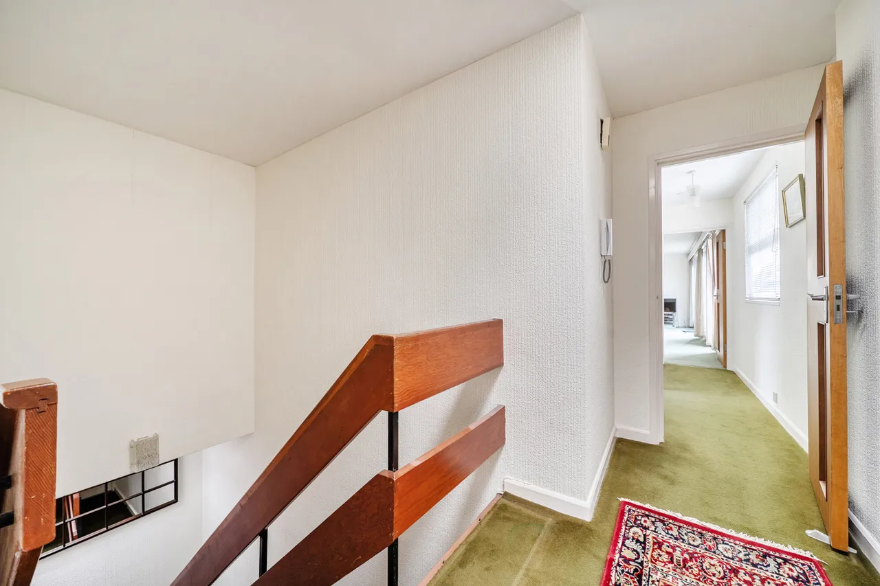 West End Lane, HA5, photo 15