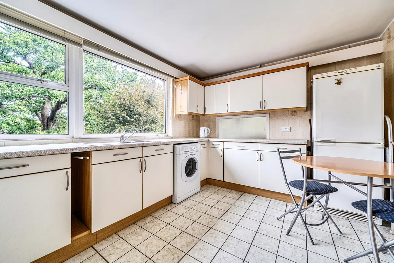 West End Lane, HA5, photo 12