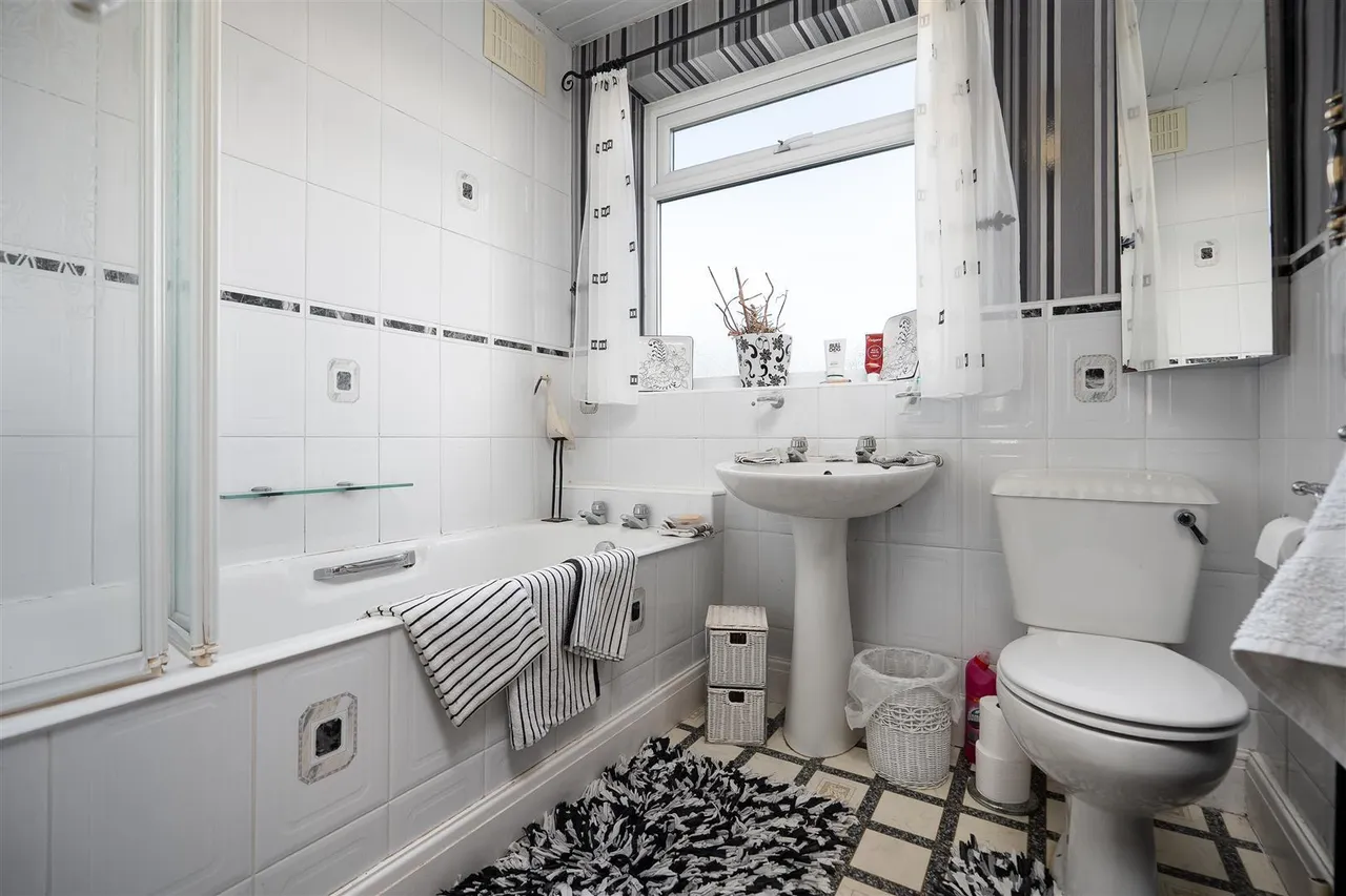 Money Lane, West Drayton, UB7, photo 15