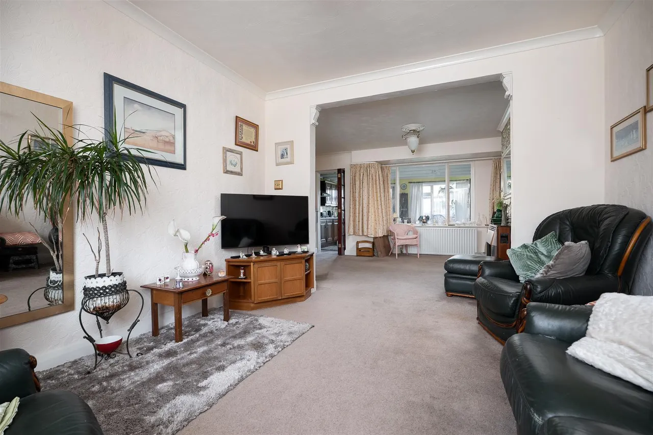 Money Lane, West Drayton, UB7, photo 2
