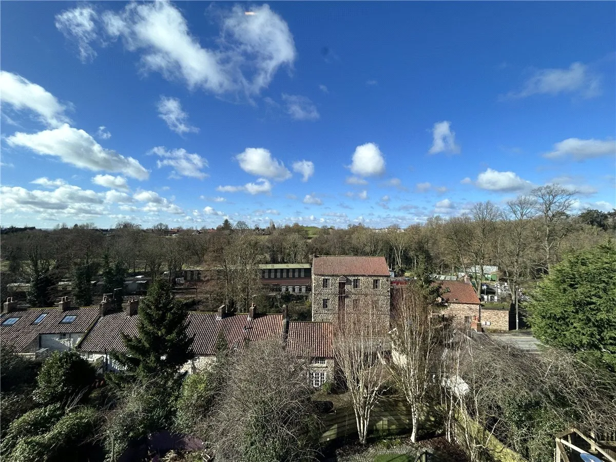 Castle Road, YO18, photo 17