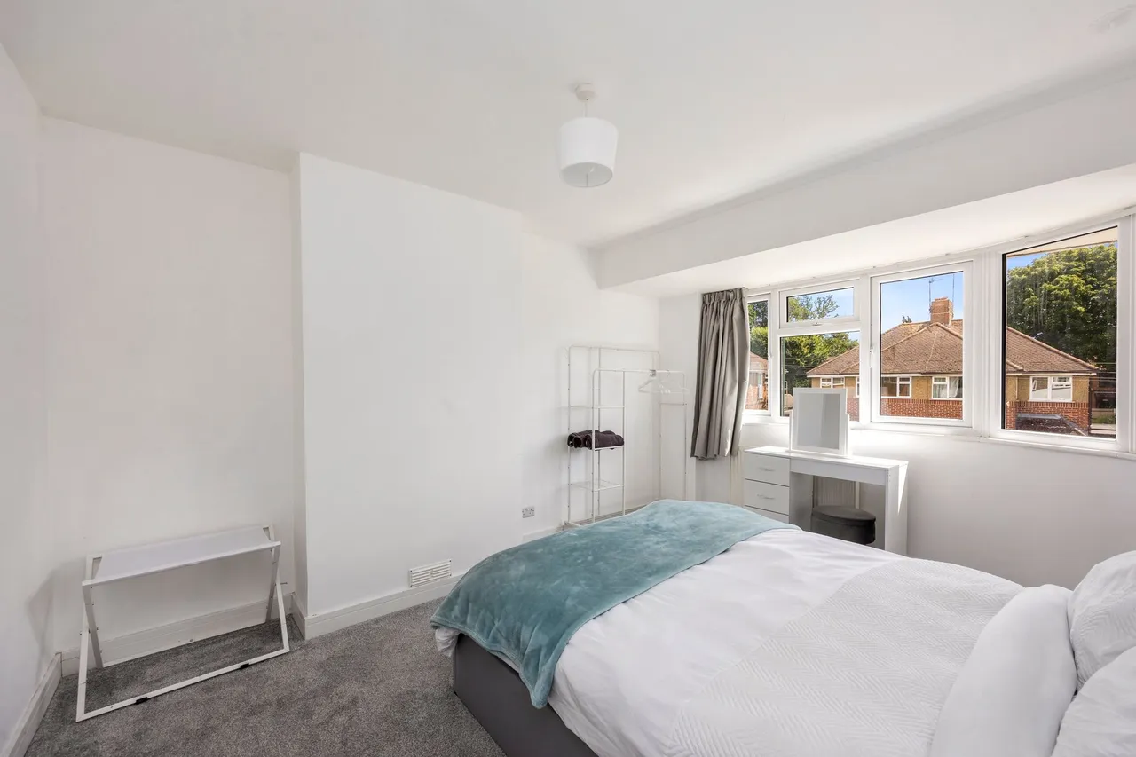 Rushams Road, Horsham, RH12, photo 13