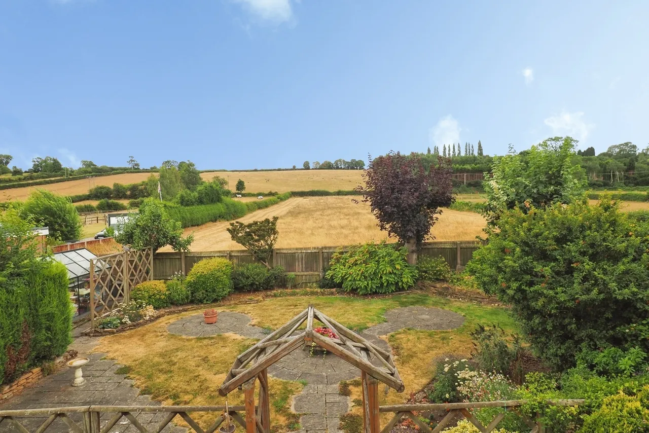Bonner Lane, Calverton, NG14, photo 21