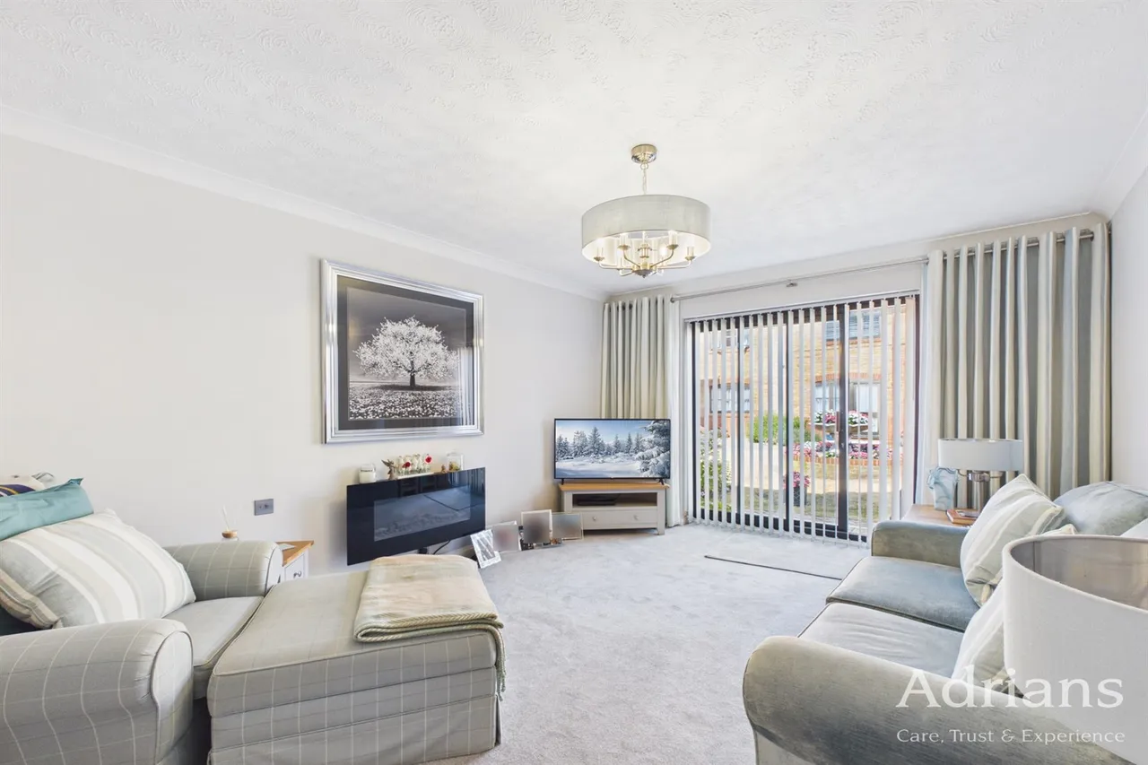 1 bed property for sale, Baddow Road, Chelmsford, CM2