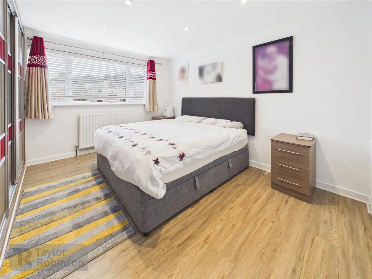 Somerville Drive, Pound Hill, RH10, photo 6
