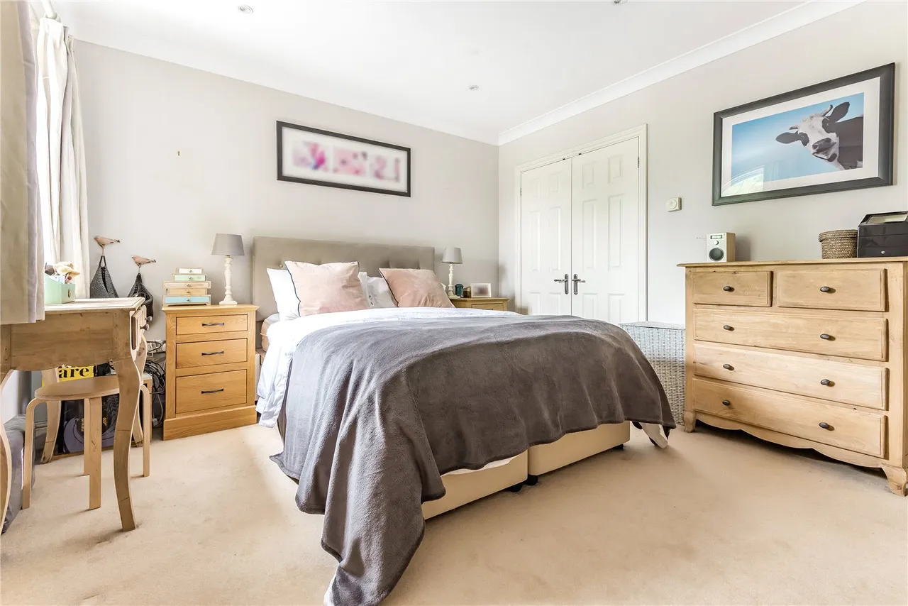 Connaught Road, Teddington, TW11 0QQ, photo 8