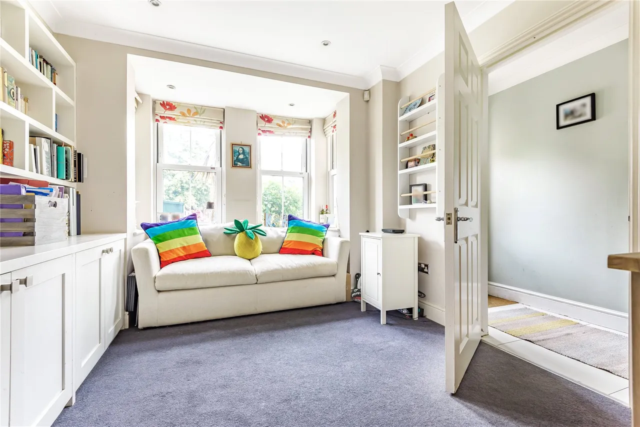 Connaught Road, Teddington, TW11 0QQ, photo 2