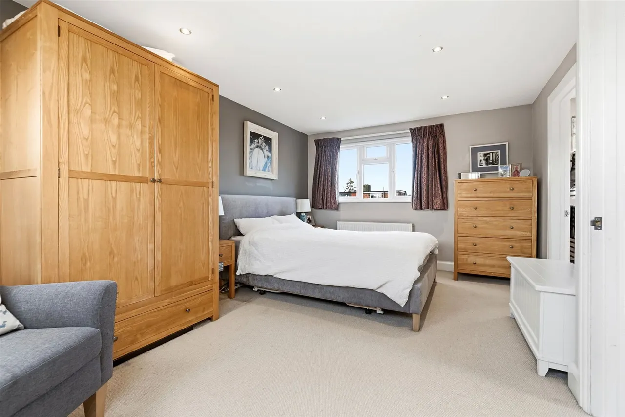 Falcon Road, Hampton, TW12 2RA, photo 9
