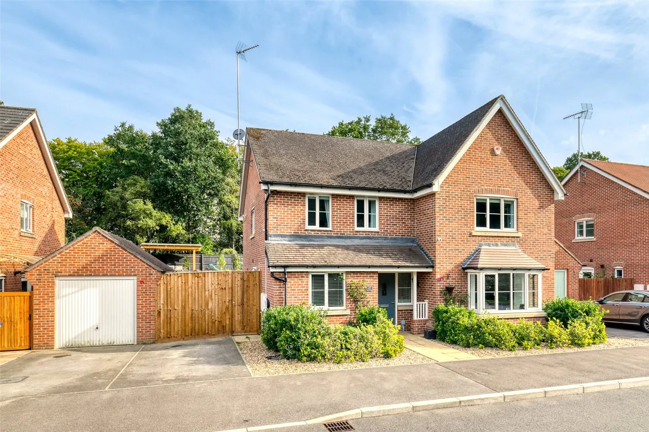 4 bed house for sale, Butler Drive, Bracknell, RG12