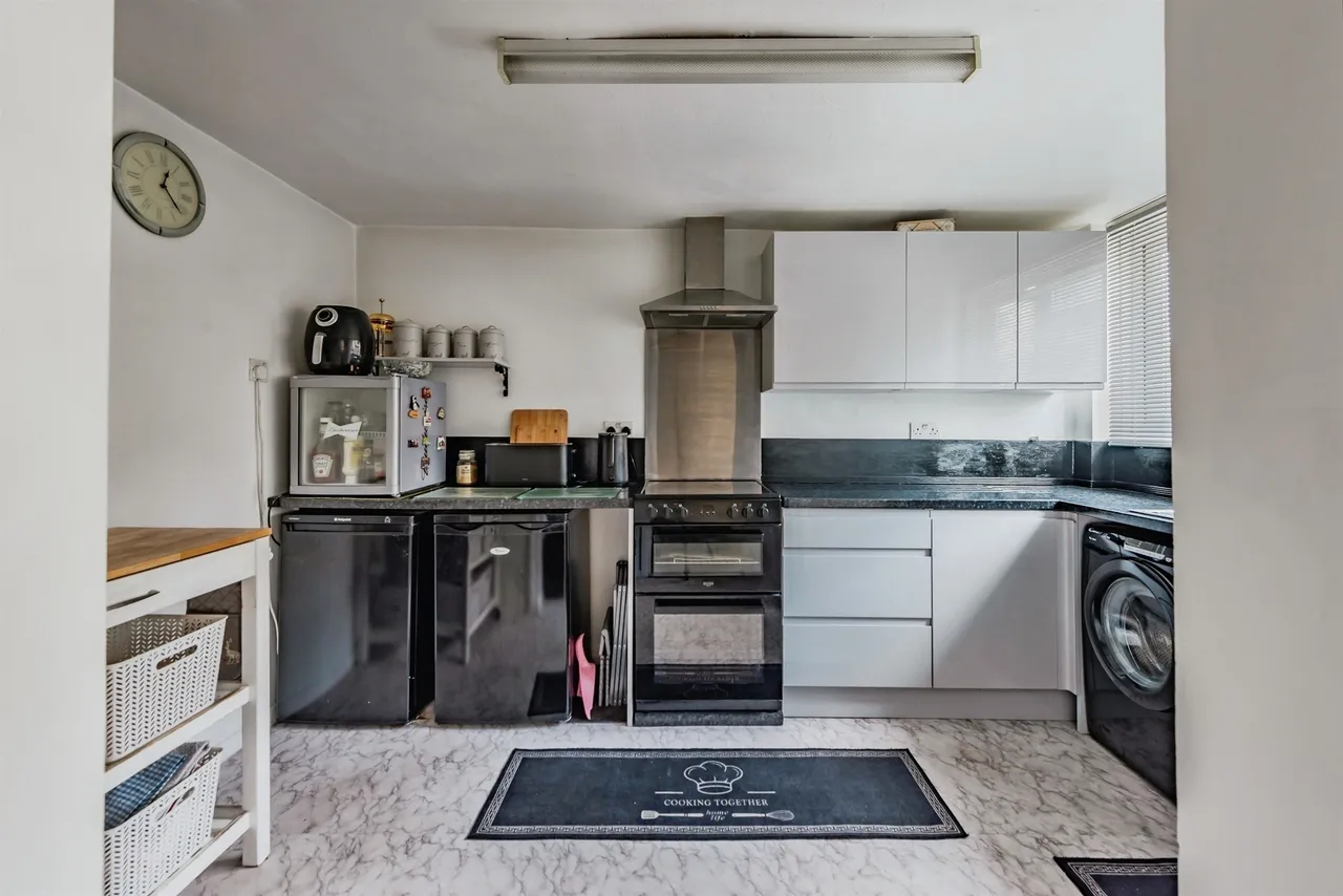 Huntingdon Road, Redhill, RH1, photo 7