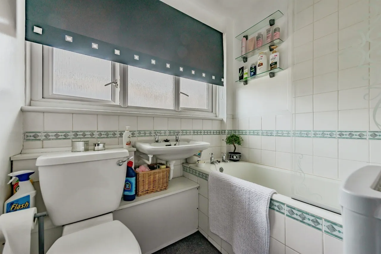 Huntingdon Road, Redhill, RH1, photo 13