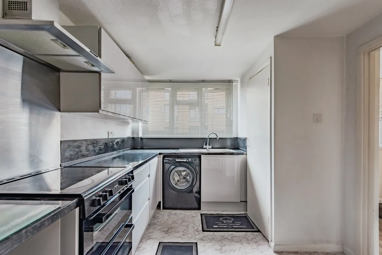 Huntingdon Road, Redhill, RH1, photo 8