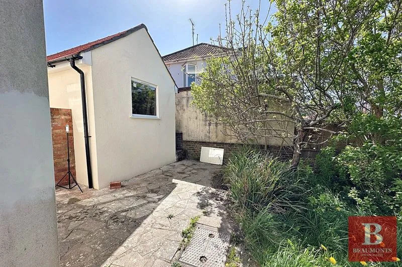 Lower Bevendean Avenue, Brighton BN2 4FE, photo 13
