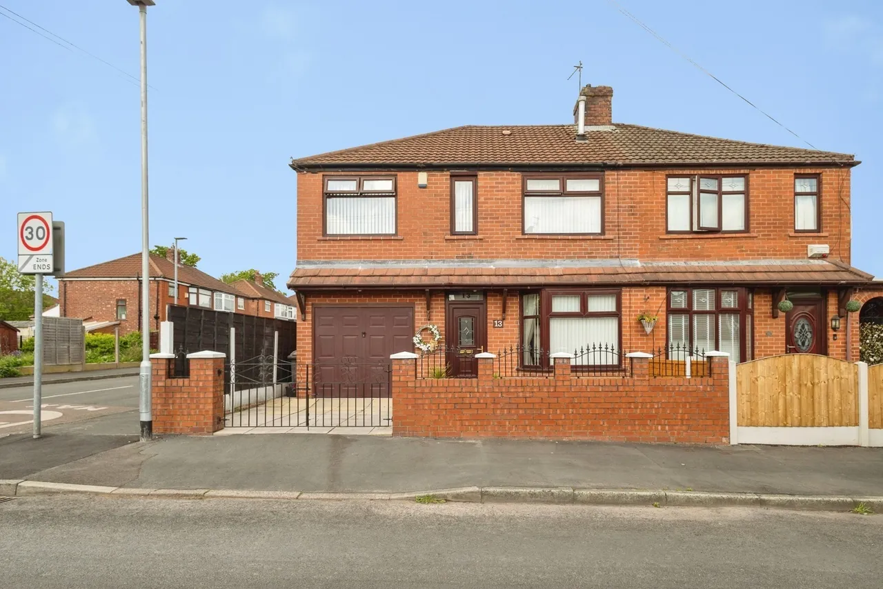 4 bed house for sale — Buckingham Road, Droylsden, Manchester, Greater Manchester, M43