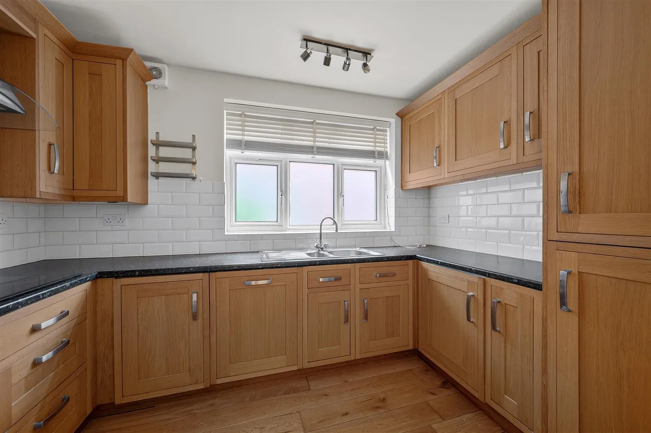The Downs, London SW20 8HT, photo 6