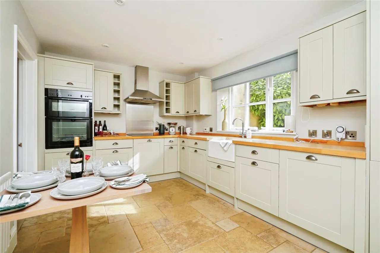 Sweeps Lane, Burford, OX18, photo 2