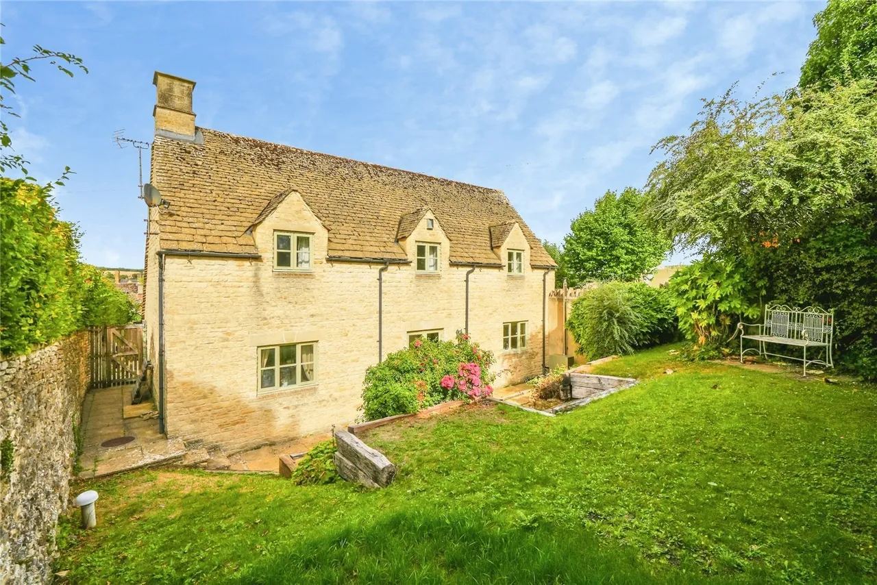 3 bed property for sale, Sweeps Lane, Burford, OX18