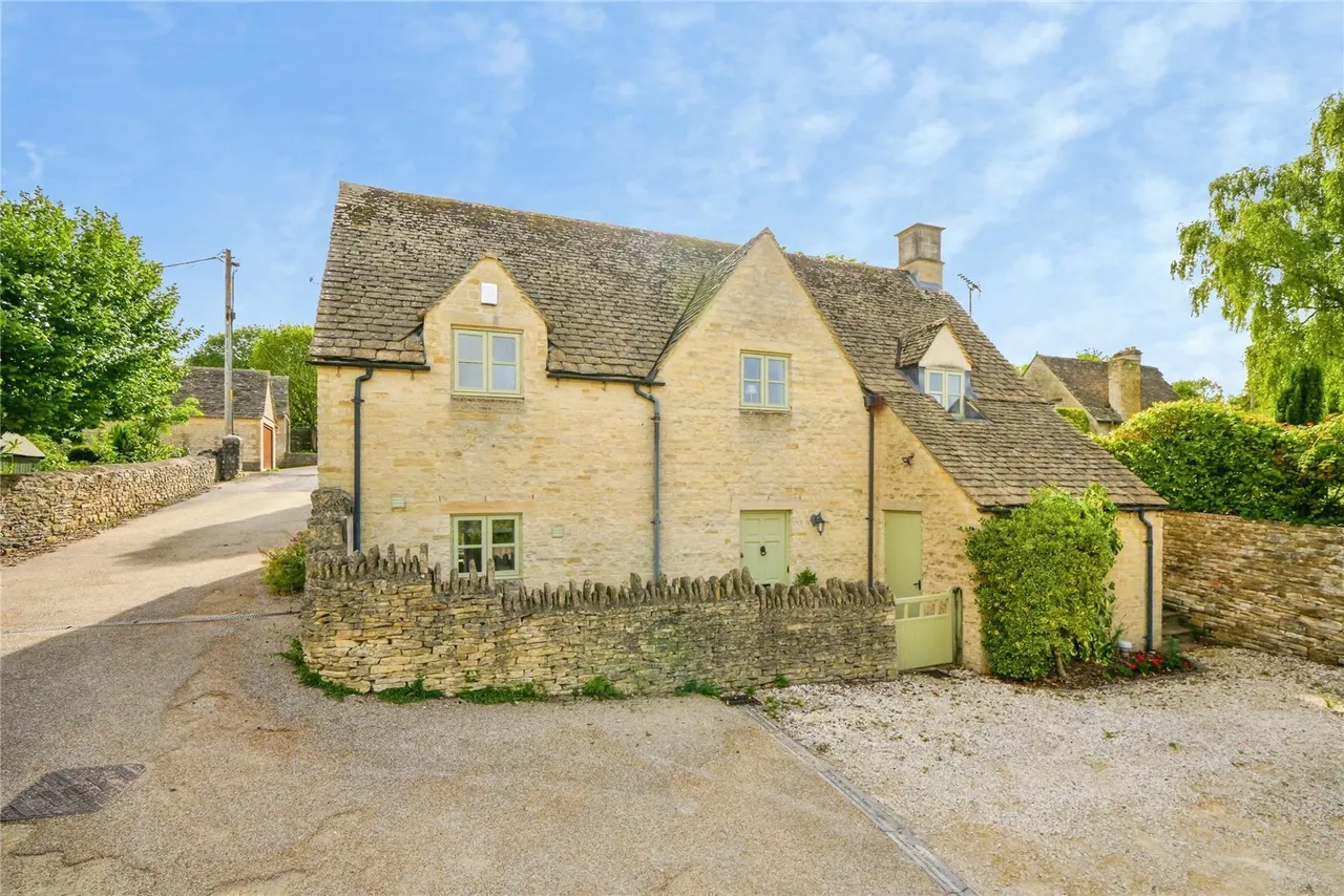 Sweeps Lane, Burford, OX18, photo 15