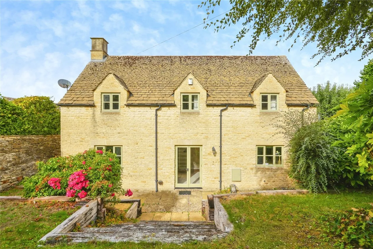 Sweeps Lane, Burford, OX18, photo 14
