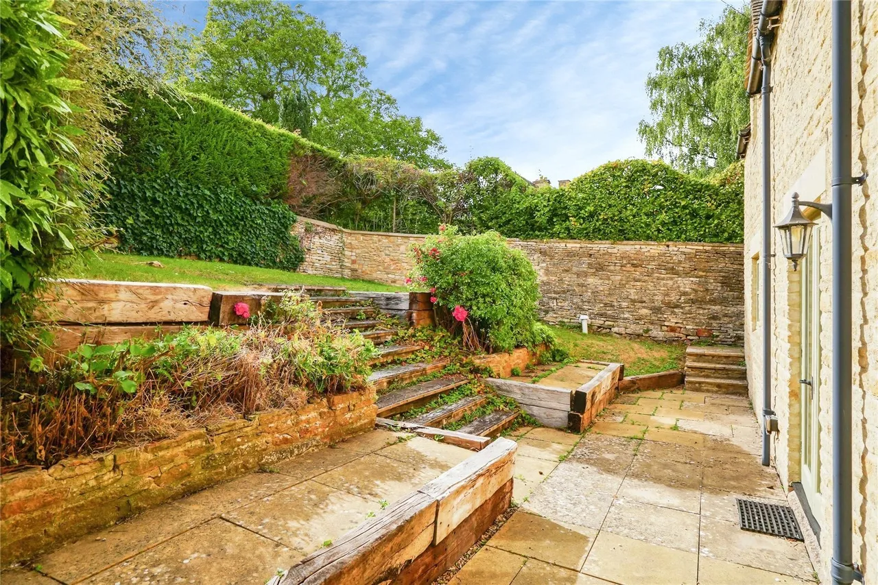 Sweeps Lane, Burford, OX18, photo 5
