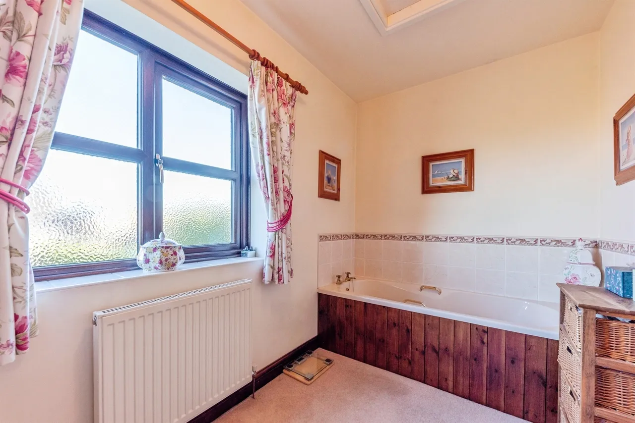 School Lane, Norwell, NG23, photo 18